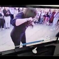 L'interruption par des pirates informatiques de la diffusion par la télévision d'État iranienne d'images de manifestations passées de femmes contre le régime, le 18 juin 2025. (Crédit : X ; utilisée conformément à la clause 27a de la loi sur le droit d'auteur)